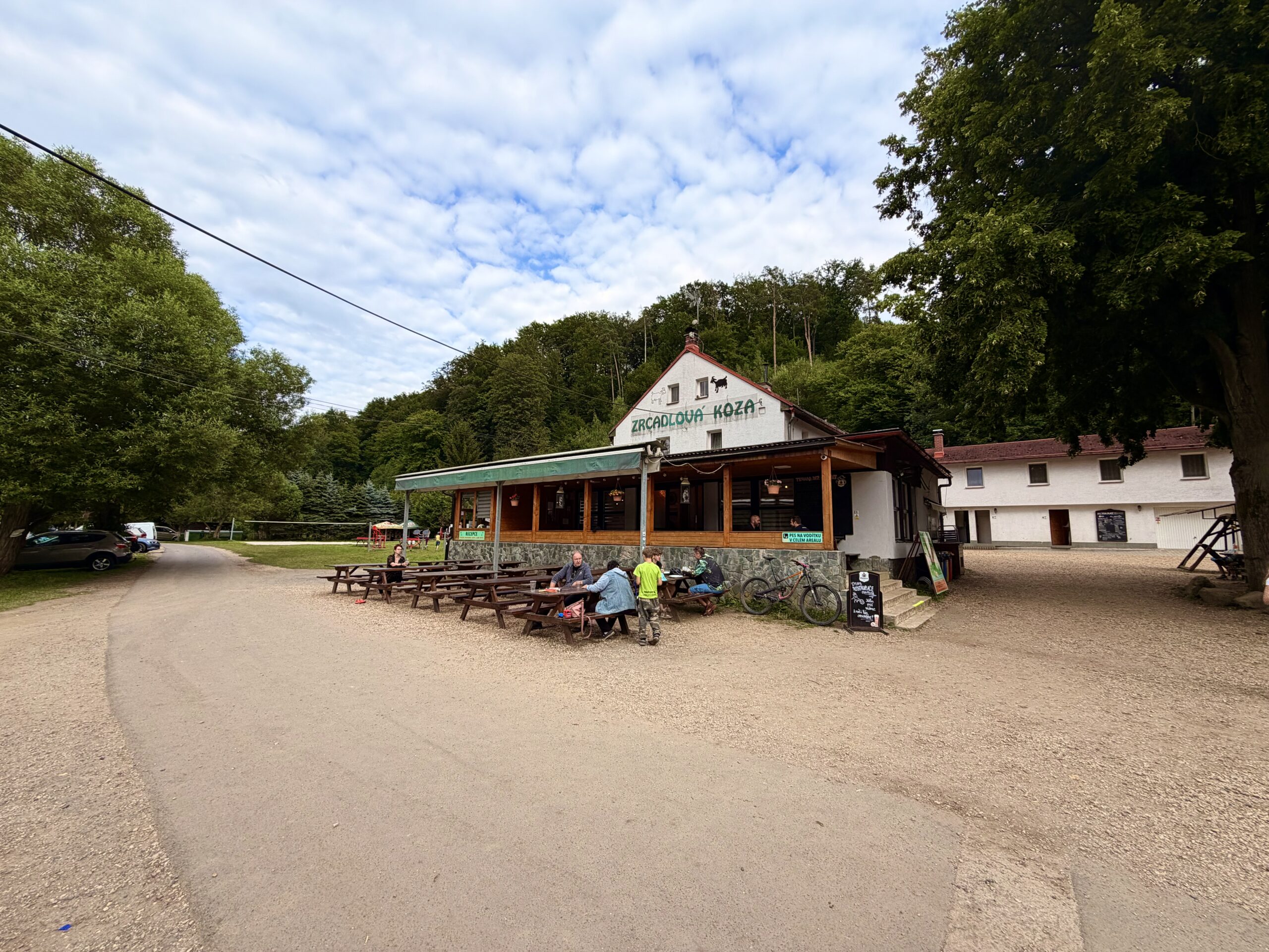 Featured image for “Zrcadlová Koza”